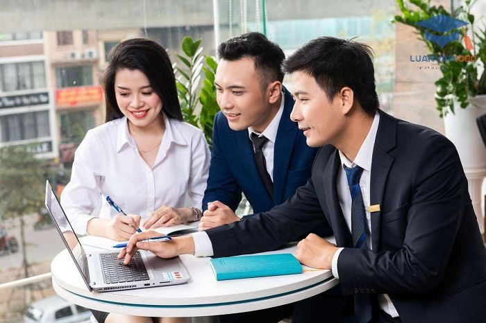 Sự hài lòng của nhân viên trong công ty có liên hệ tới thái độ làm việc